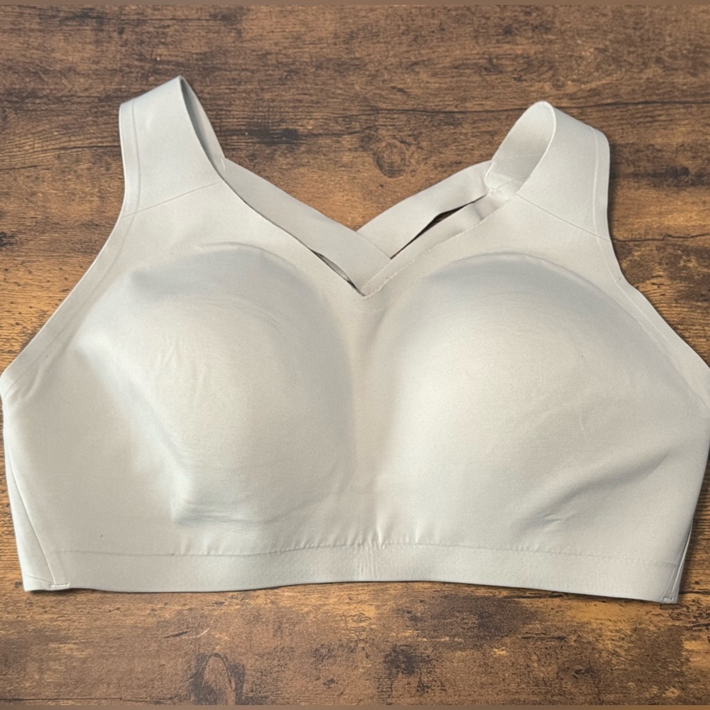 Women’s Lululemon Elite Weave Back Bra Size 38DD Seal Grey